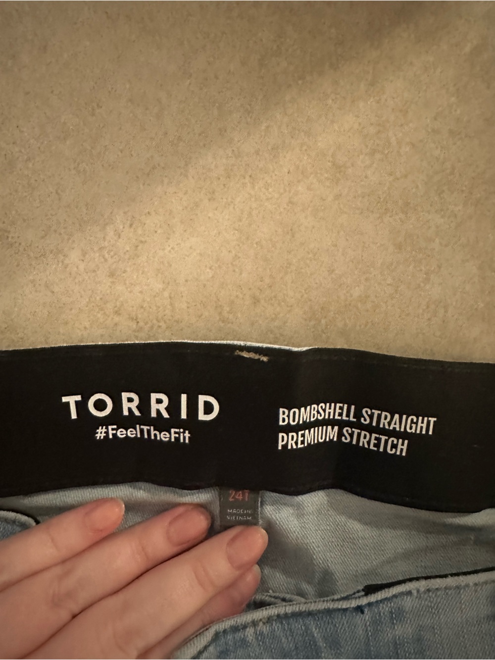 Torrid Bombshell Jeans Sz 24 Tall - Picture 3 of 3
